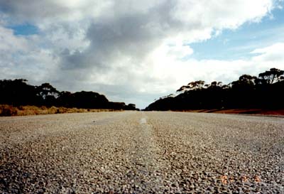 道路の上で